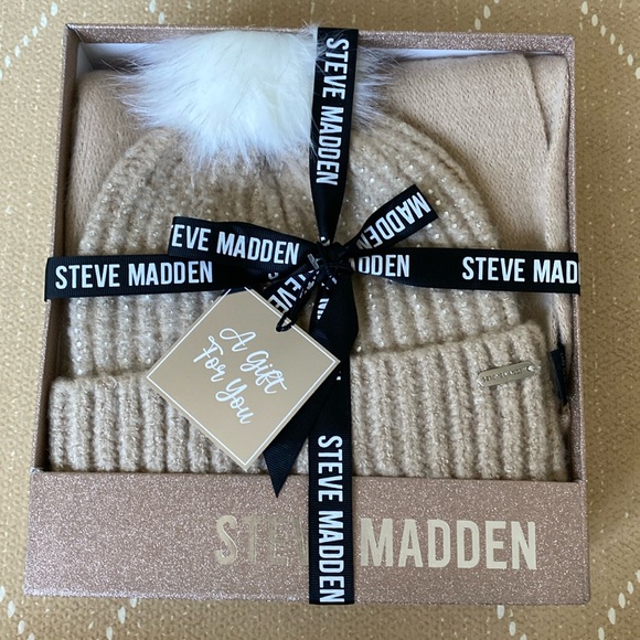 Steve Madden Beanie And Scarf Set - Picture 1 of 3